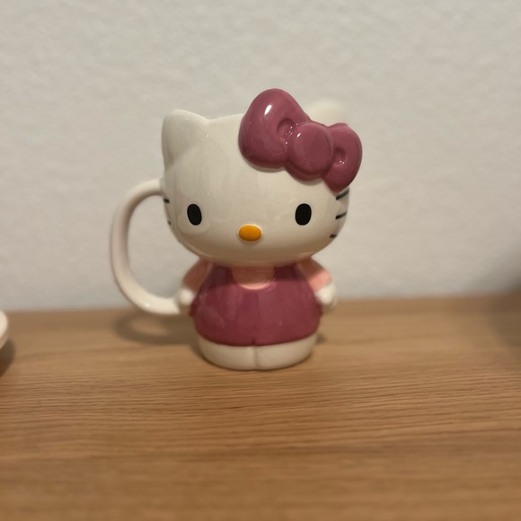 Hello Kitty Full Body Mug - Picture 3 of 8